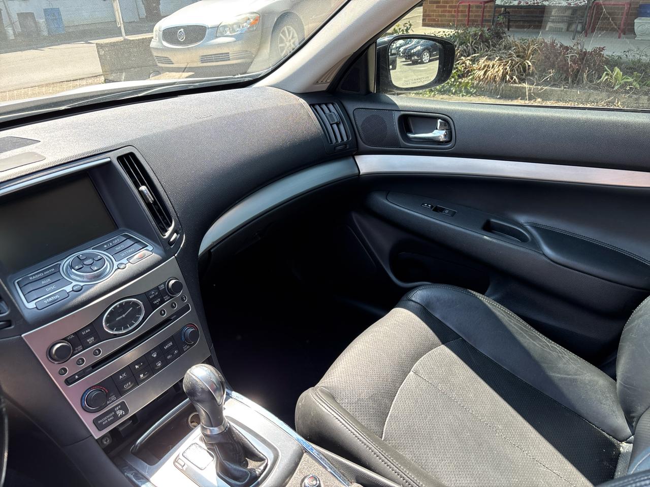 Infiniti G37 Sedan 4dr x AWD 2012