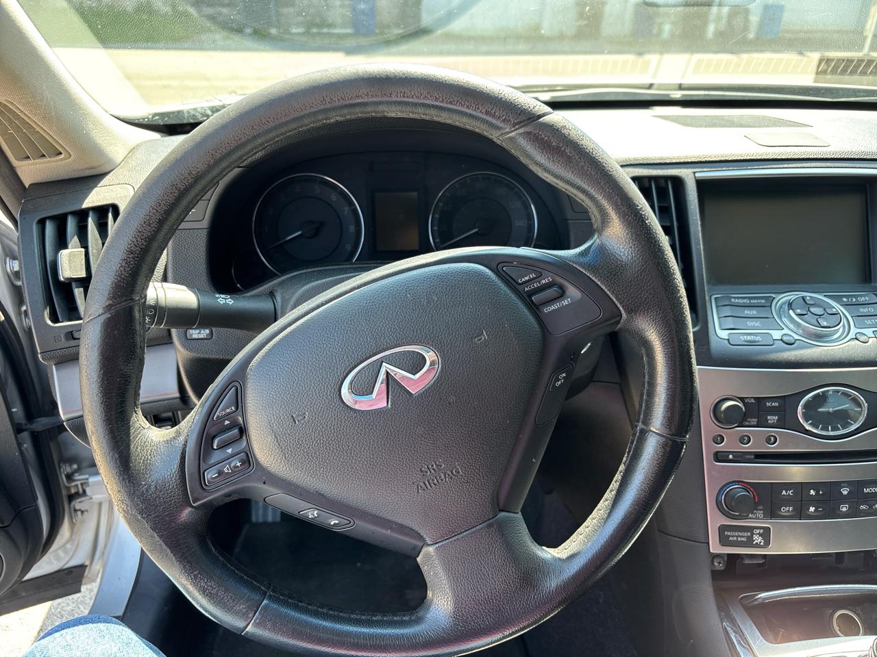 Infiniti G37 Sedan 4dr x AWD 2012