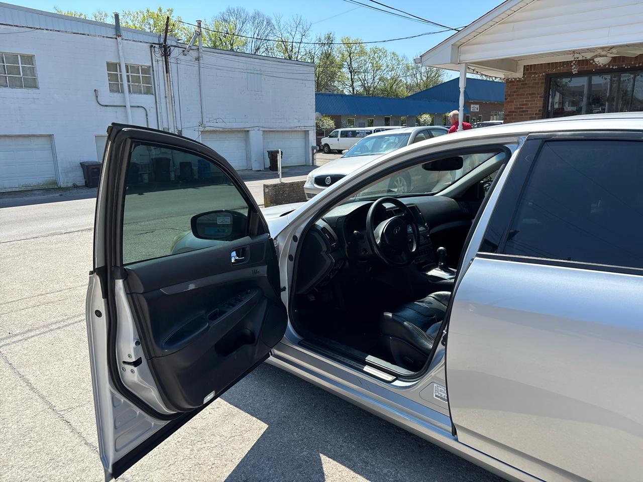 Infiniti G37 Sedan 4dr x AWD 2012