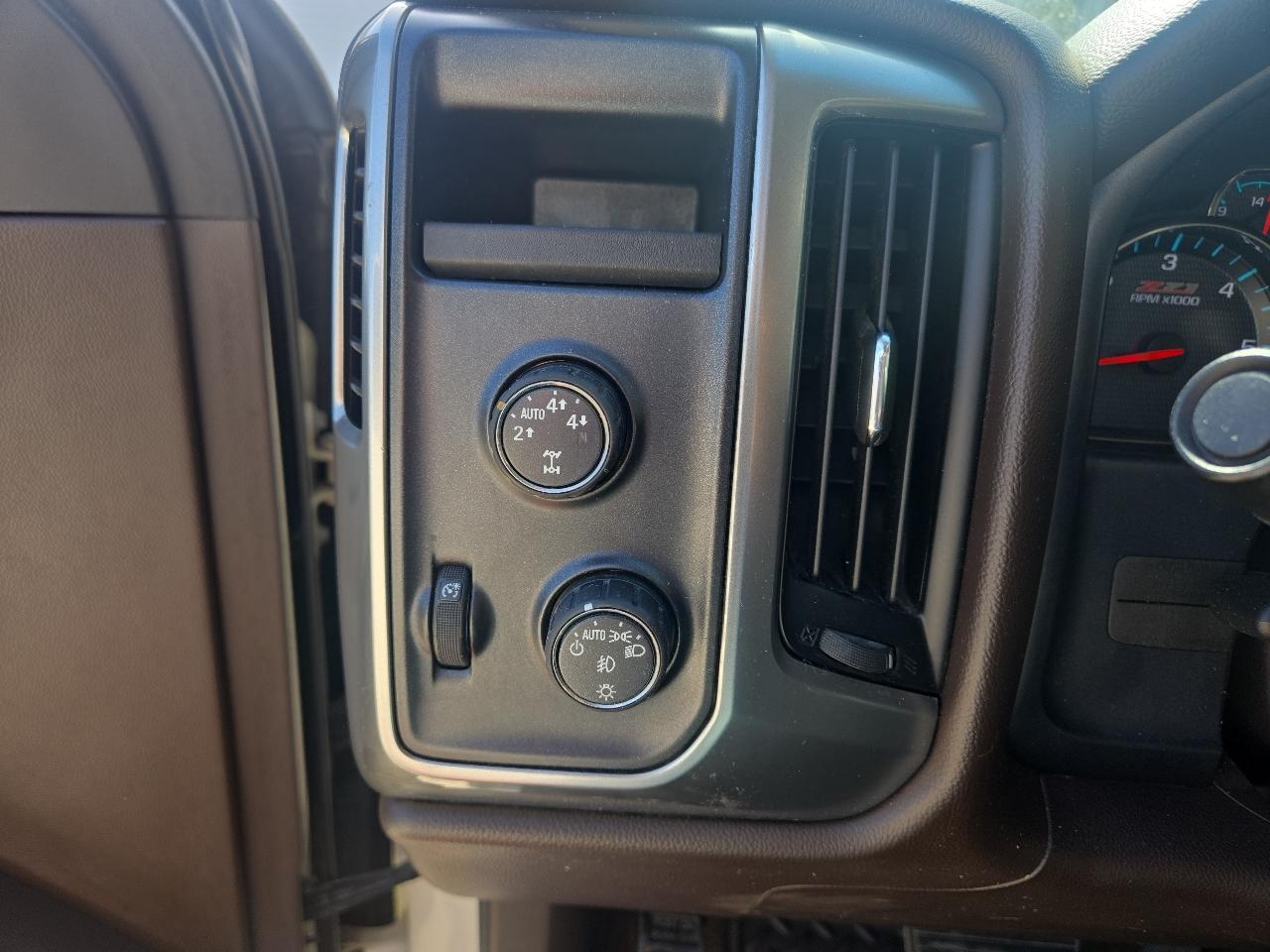 Chevrolet Silverado 1500 4WD Crew Cab 153.0" LT w/2LT 2015