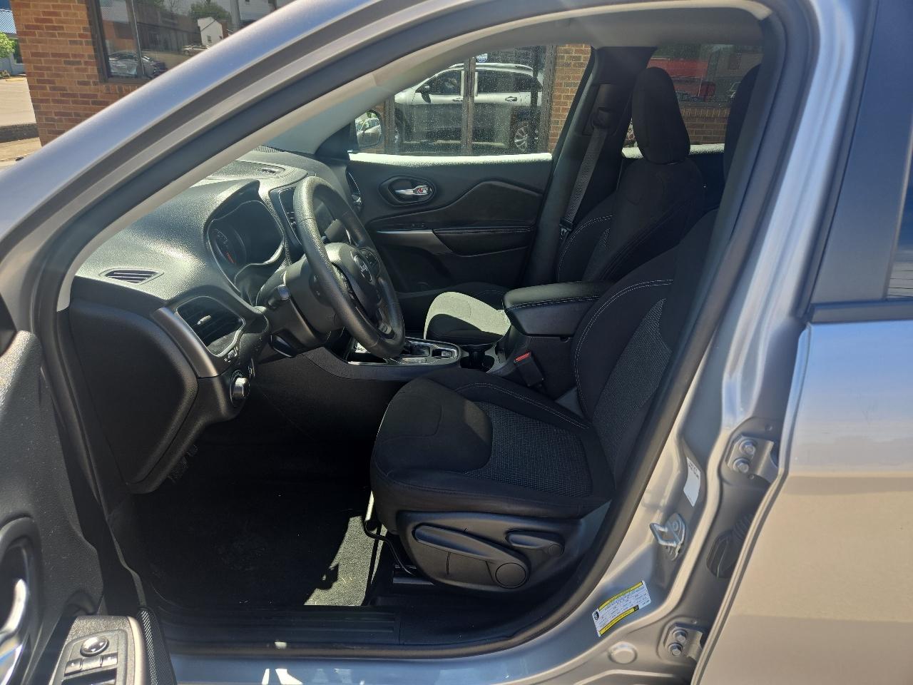 Jeep Cherokee Latitude FWD 2020