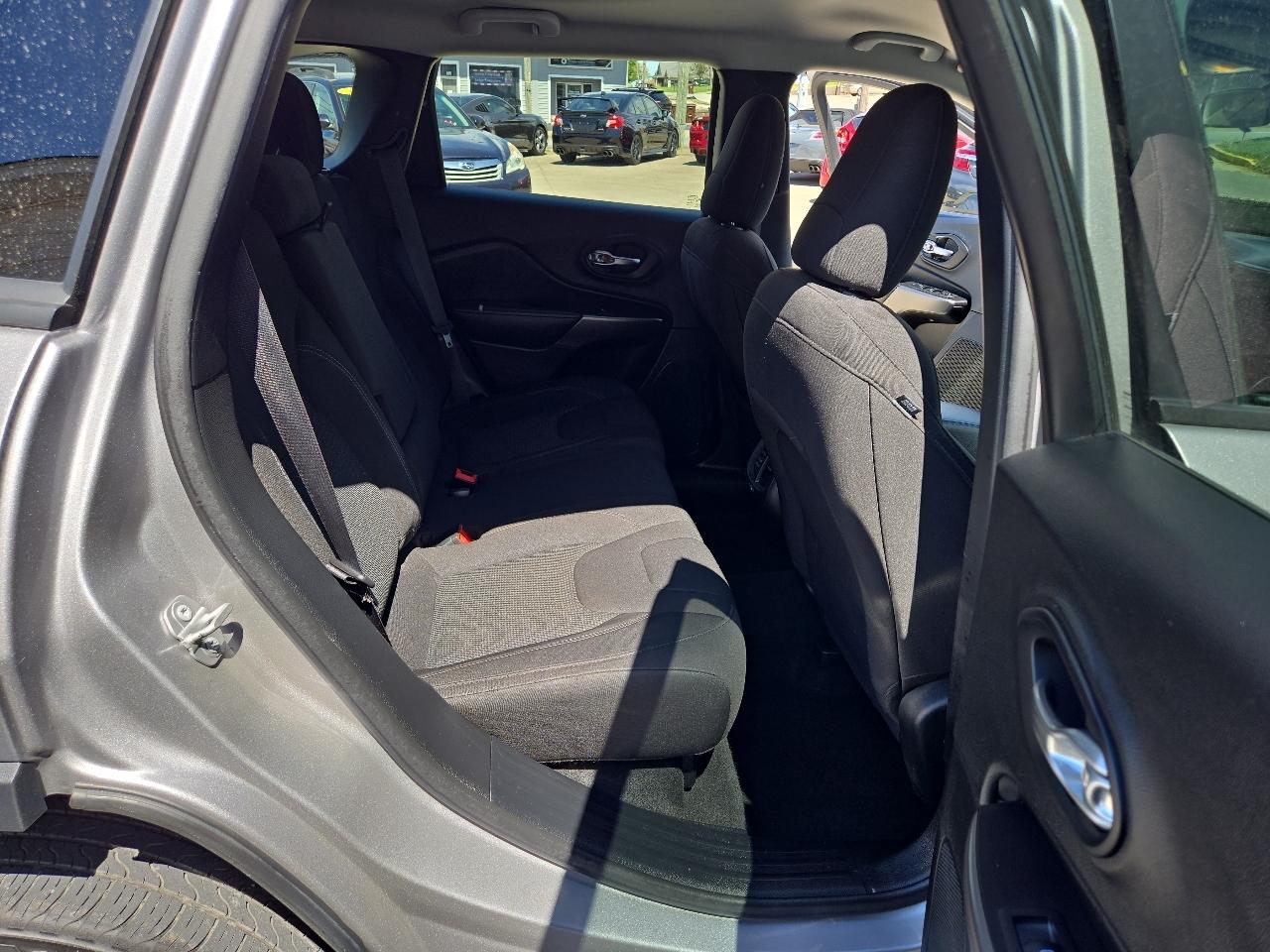 Jeep Cherokee Latitude FWD 2020