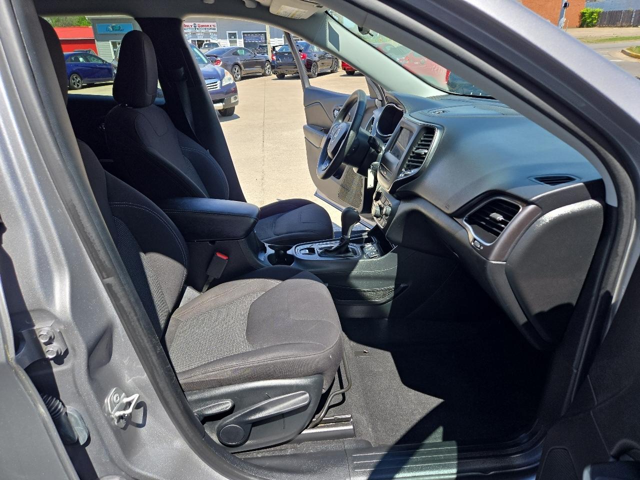 Jeep Cherokee Latitude FWD 2020