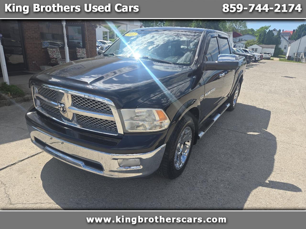 RAM 1500 4WD Crew Cab 140.5" Laramie 2012