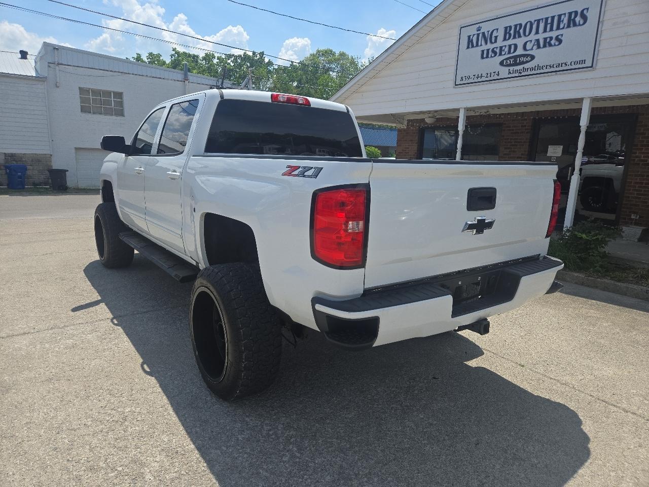Chevrolet Silverado 1500 4WD Crew Cab 143.5" LT w/2LT 2018