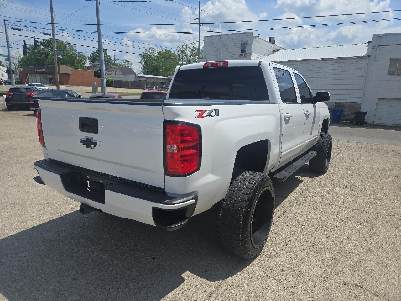 Chevrolet Silverado 1500 4WD Crew Cab 143.5" LT w/2LT 2018
