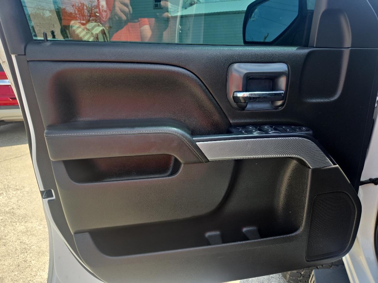 Chevrolet Silverado 1500 4WD Crew Cab 143.5" LT w/2LT 2018