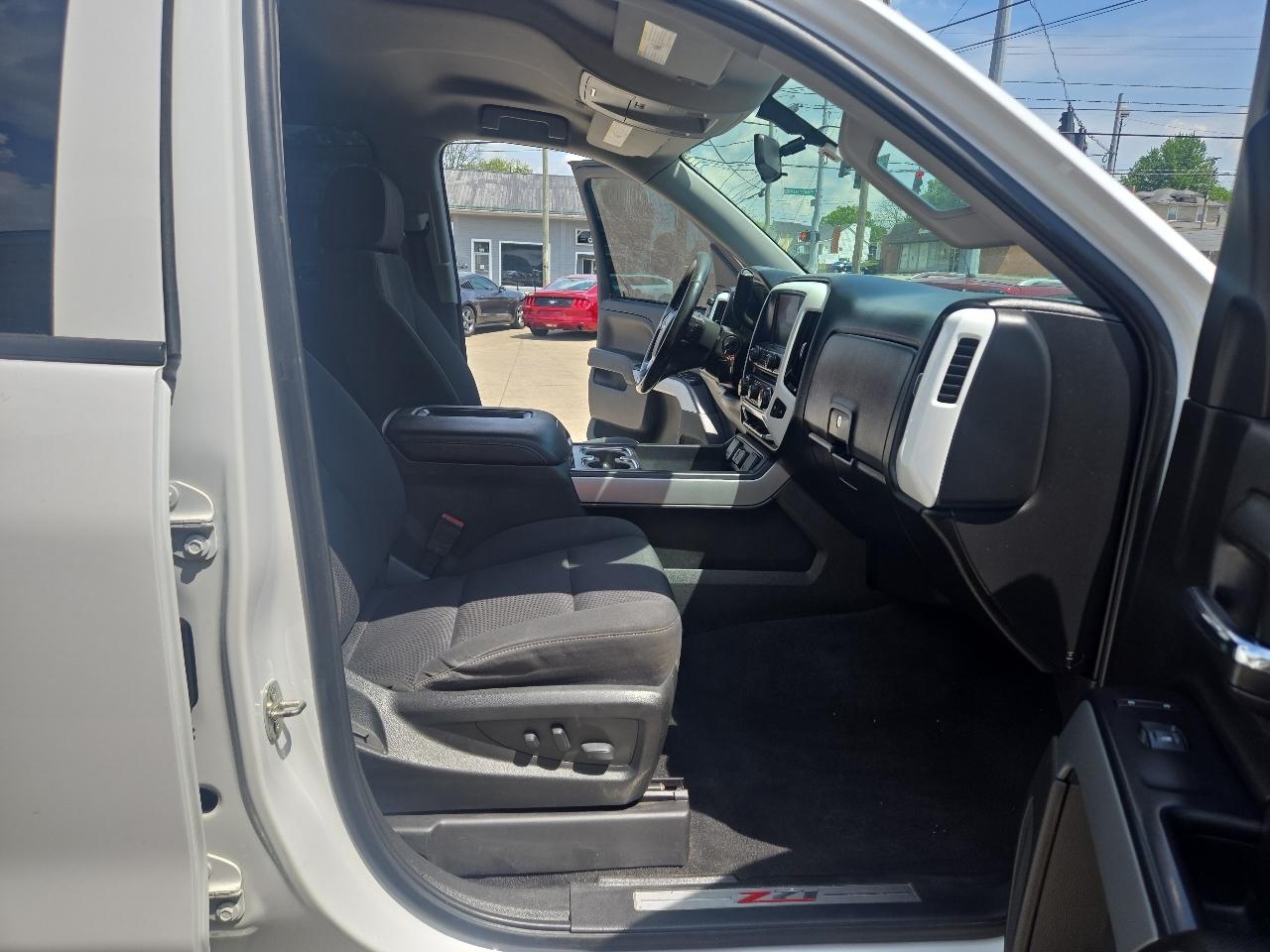 Chevrolet Silverado 1500 4WD Crew Cab 143.5" LT w/2LT 2018