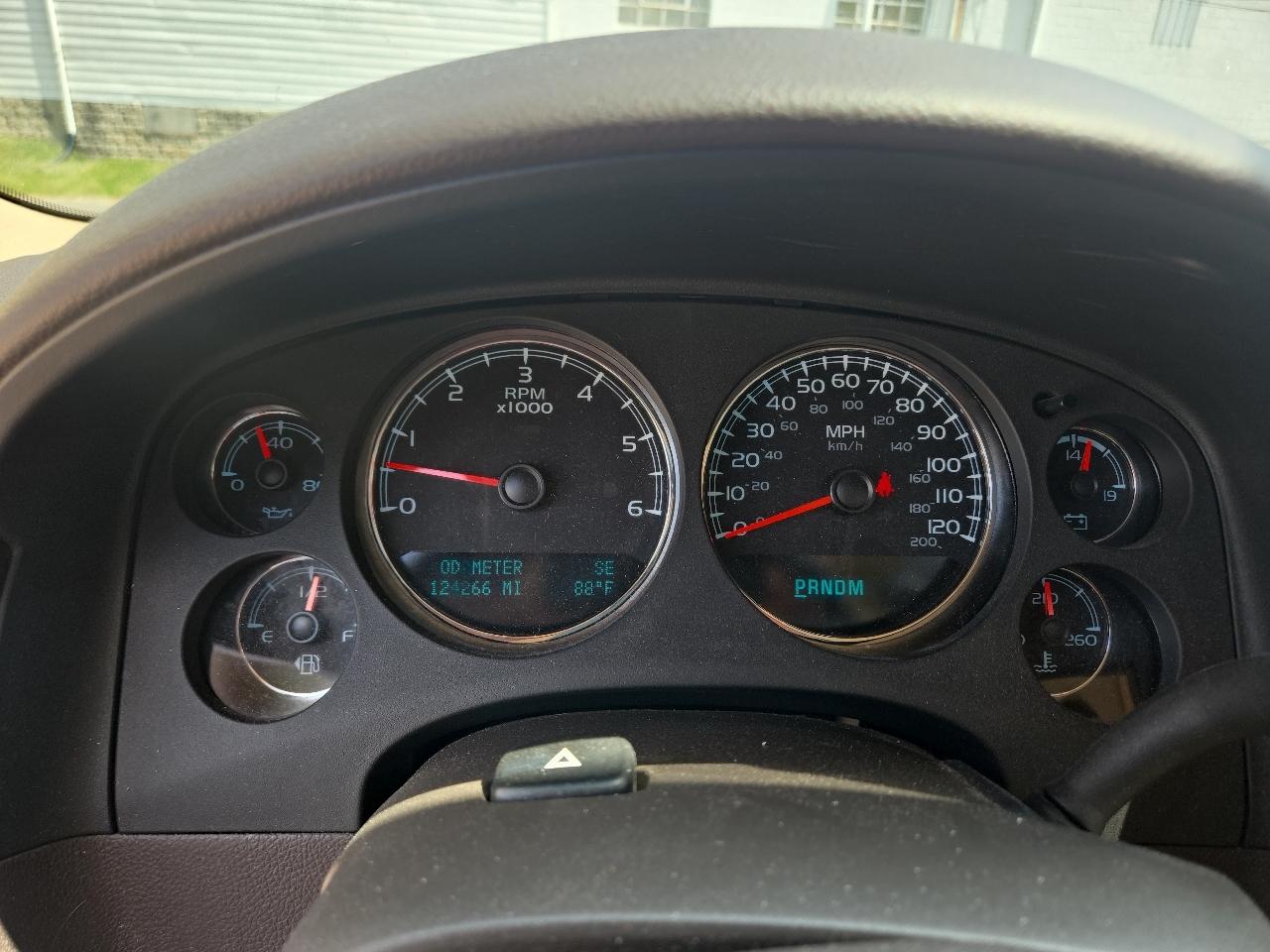 GMC Yukon XL AWD 4dr 1500 Denali 2012