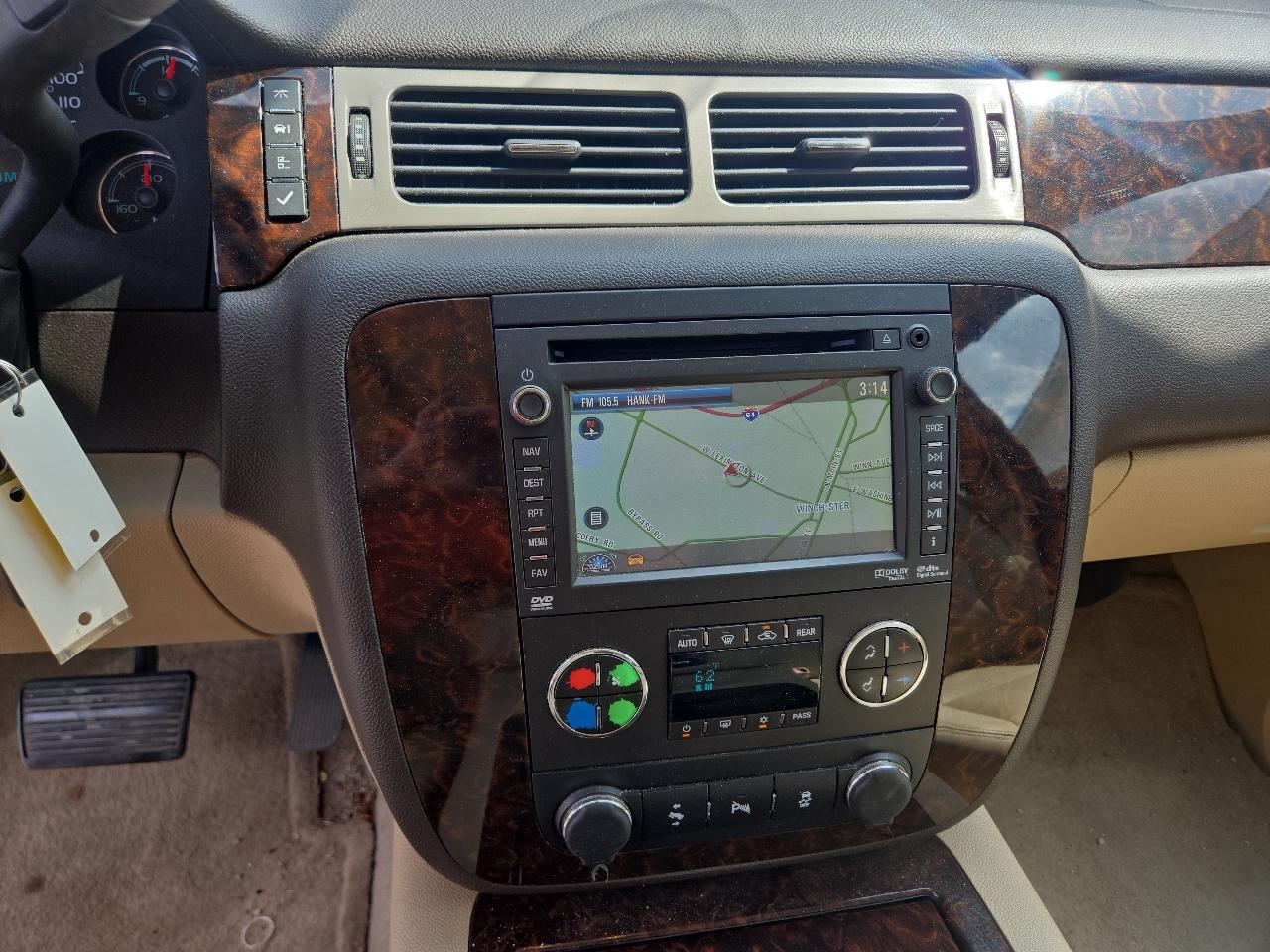 GMC Yukon XL AWD 4dr 1500 Denali 2012