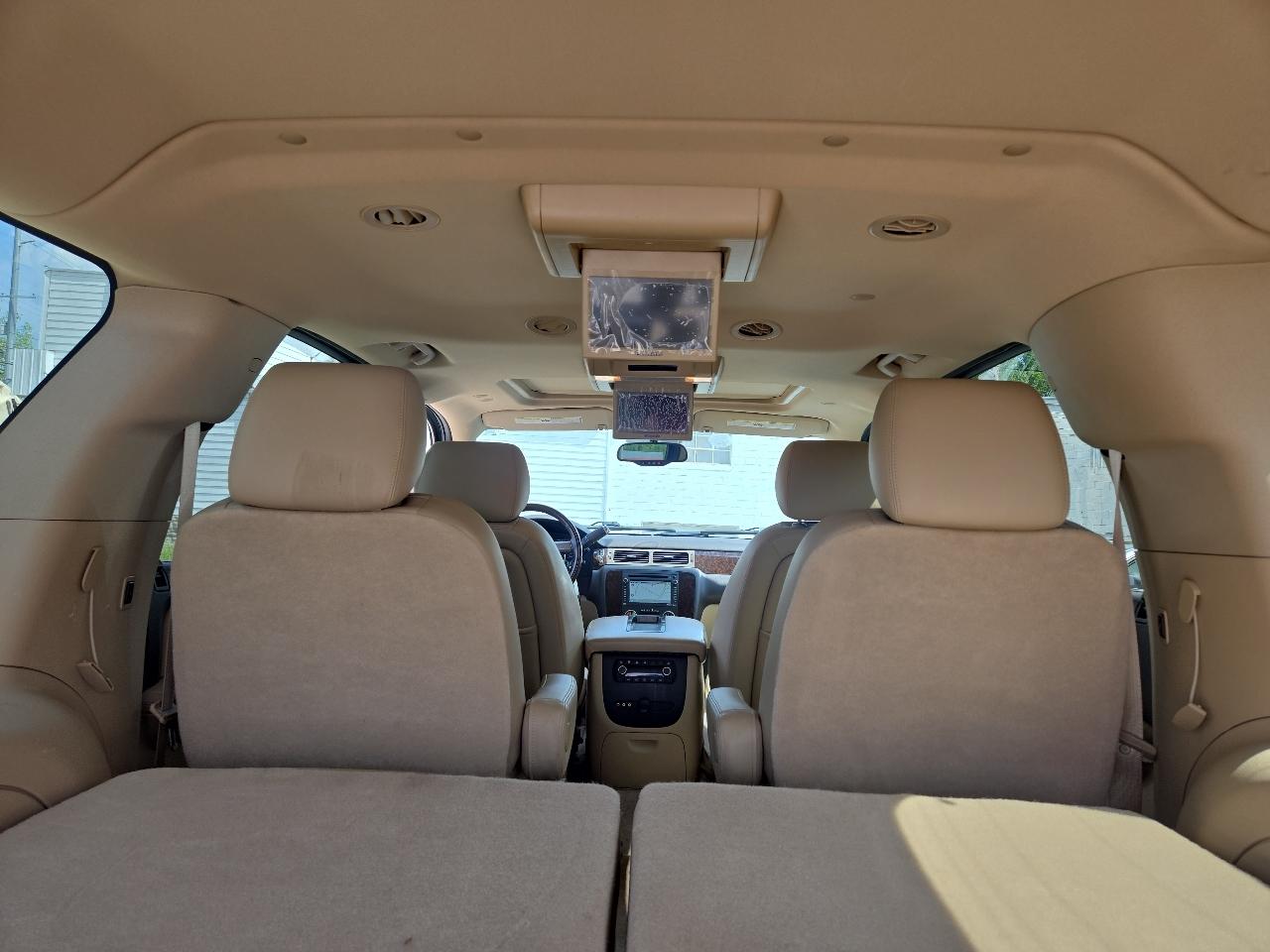 GMC Yukon XL AWD 4dr 1500 Denali 2012