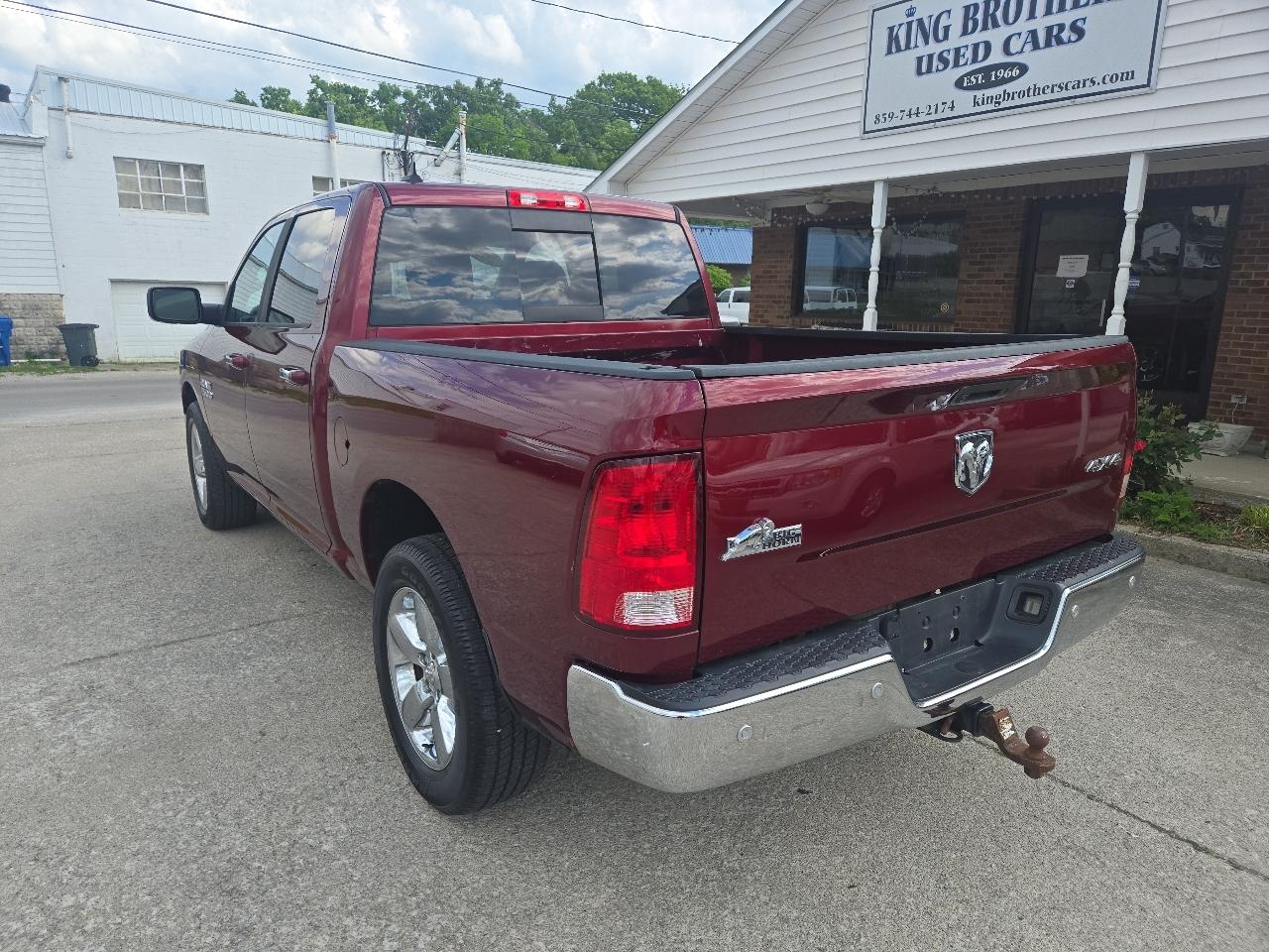RAM 1500 Big Horn 4x4 Crew Cab 5'7" Box 2017