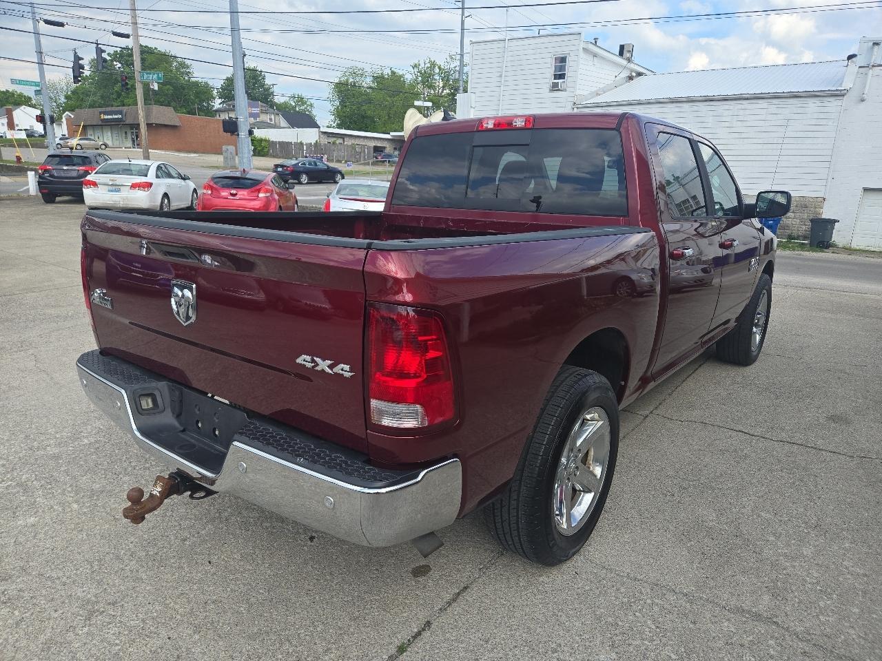 RAM 1500 Big Horn 4x4 Crew Cab 5'7" Box 2017