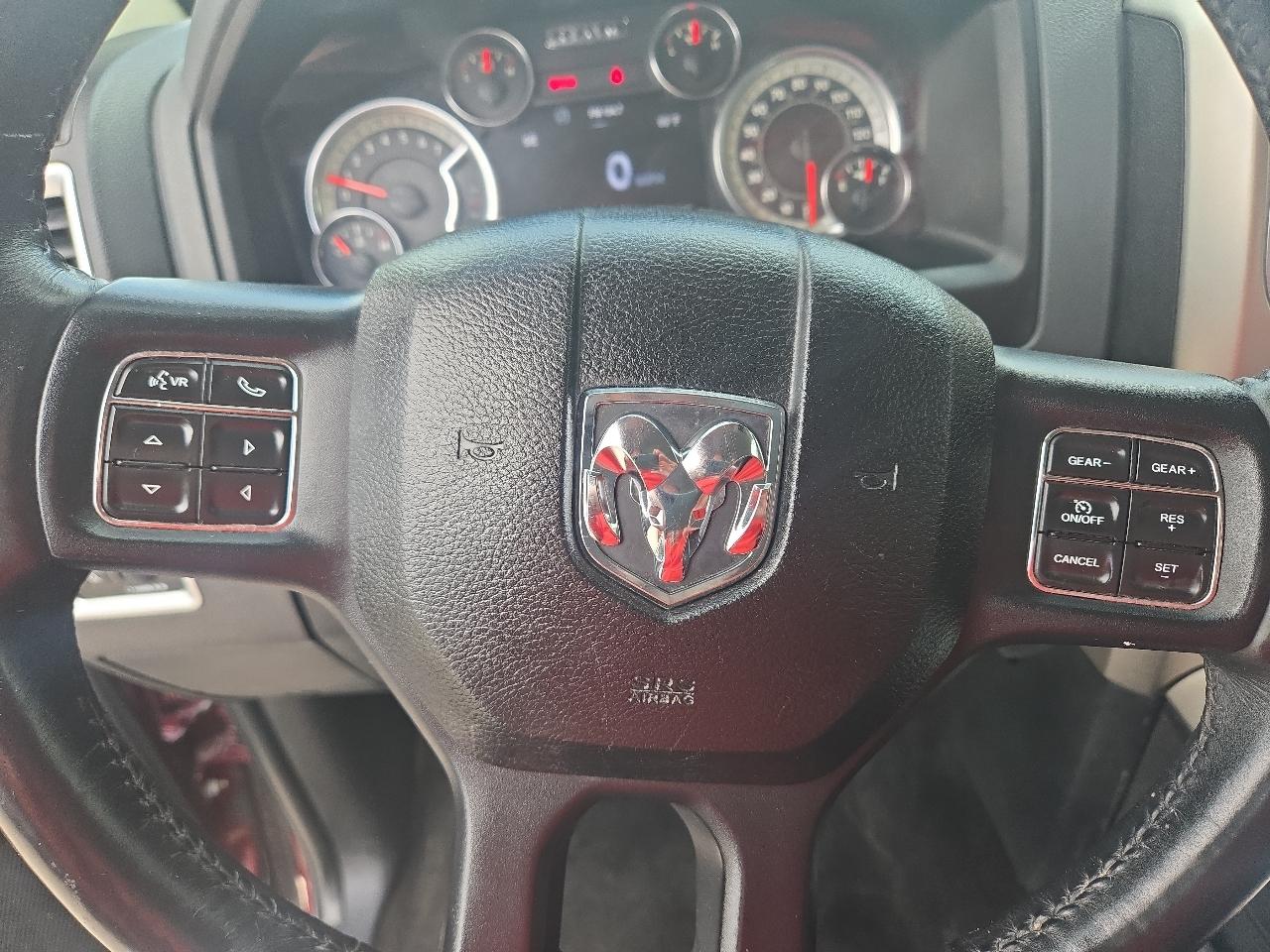 RAM 1500 Big Horn 4x4 Crew Cab 5'7" Box 2017