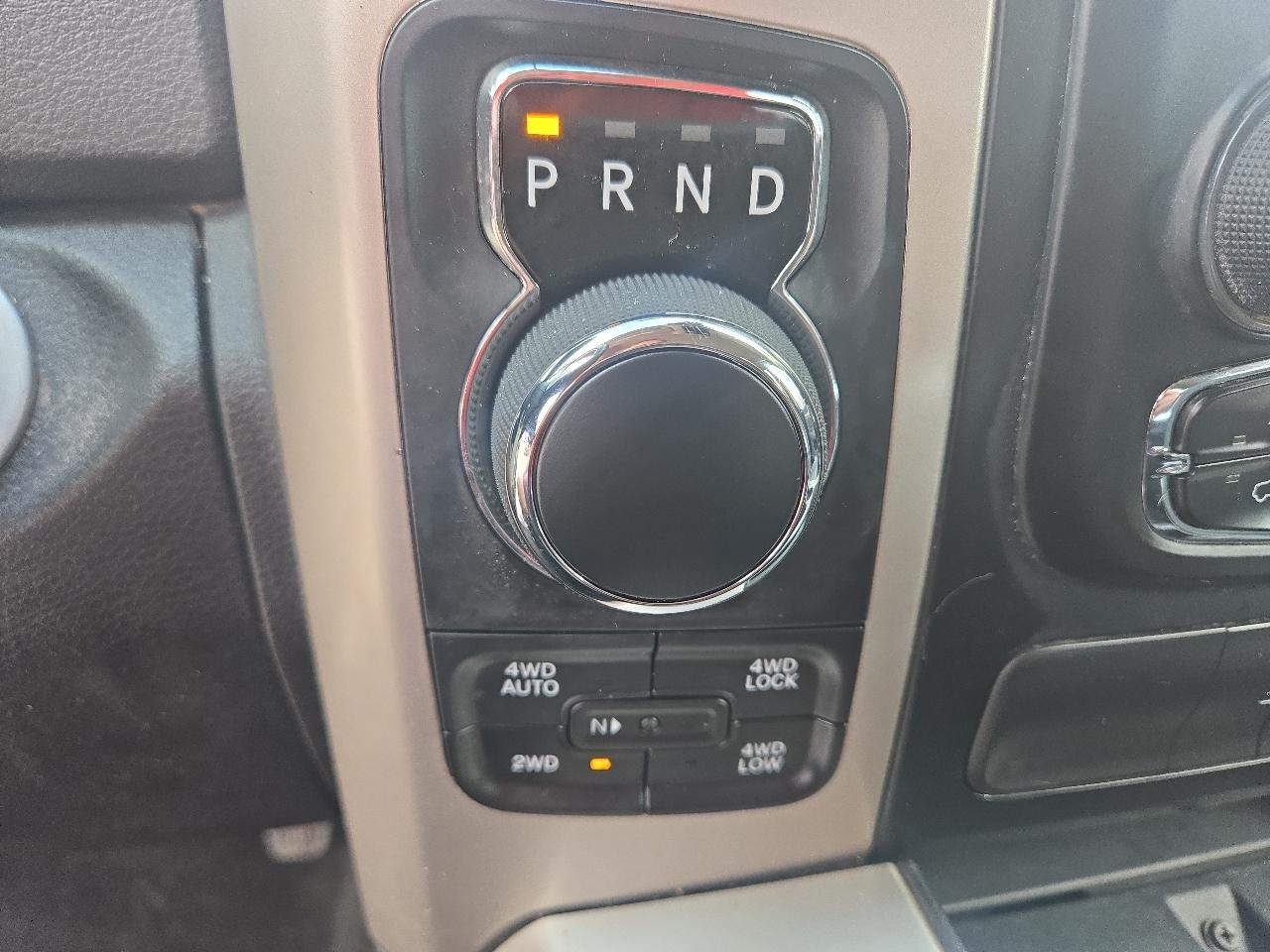 RAM 1500 Big Horn 4x4 Crew Cab 5'7" Box 2017
