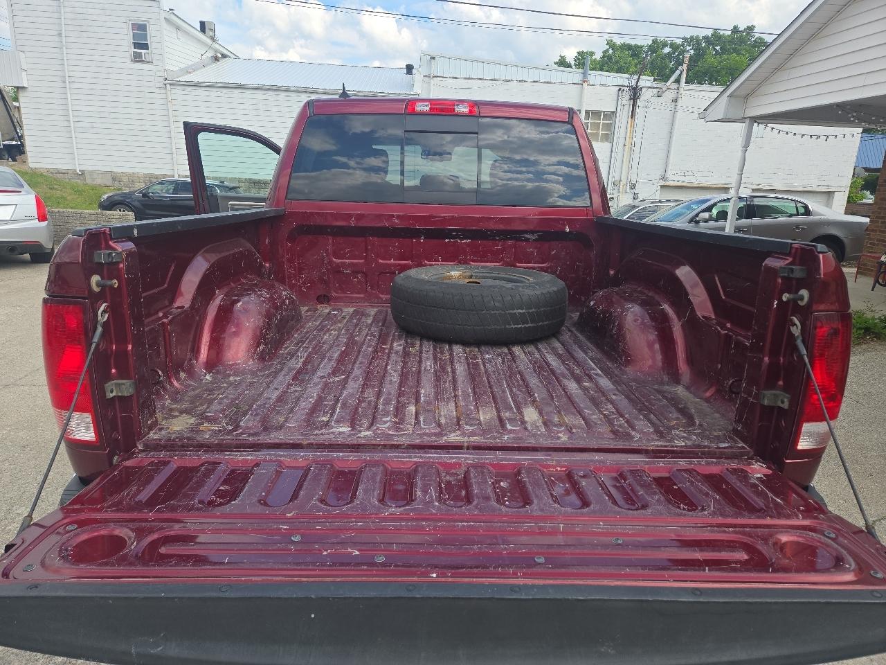 RAM 1500 Big Horn 4x4 Crew Cab 5'7" Box 2017