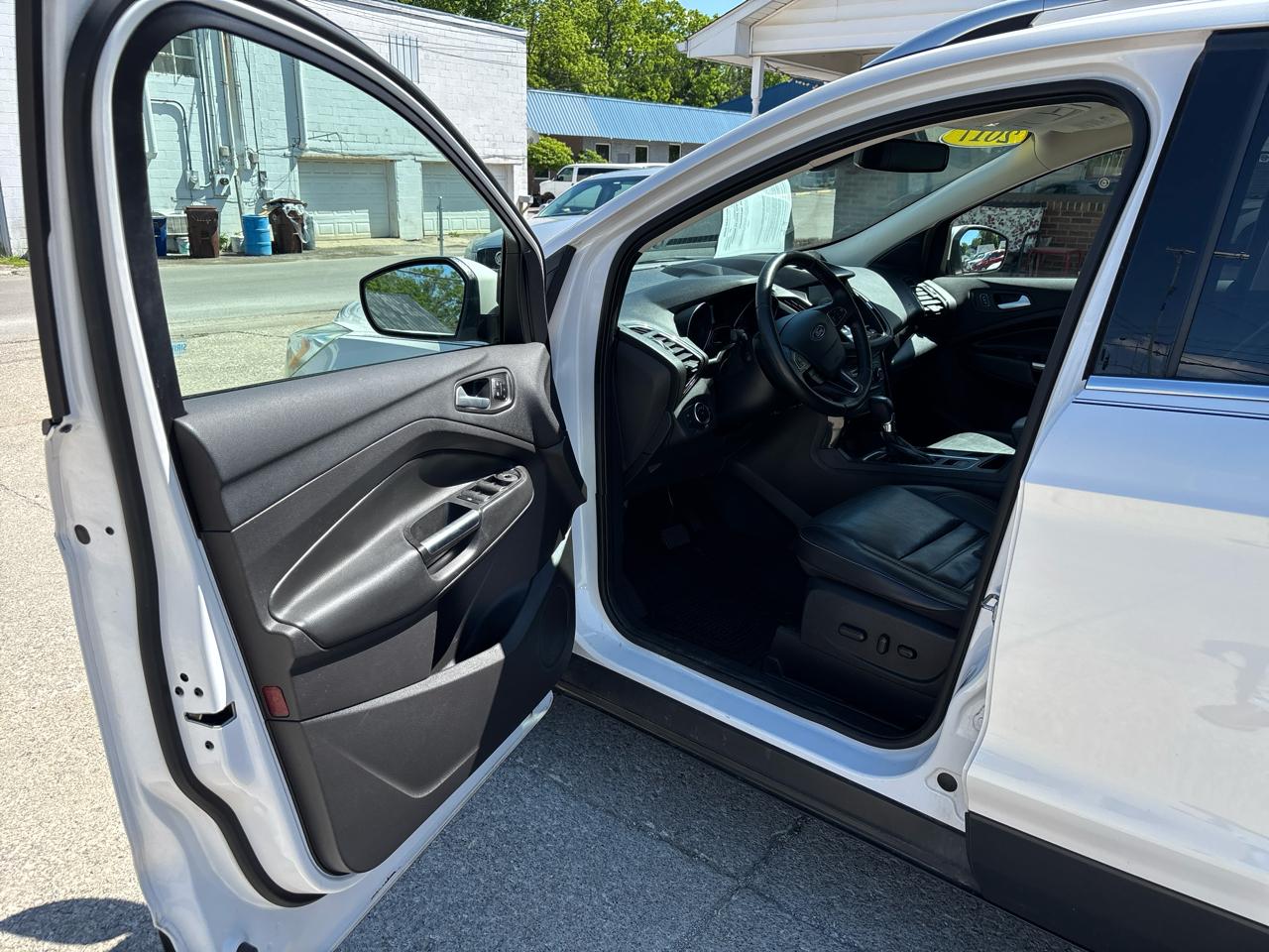 Ford Escape Titanium 4WD 2017