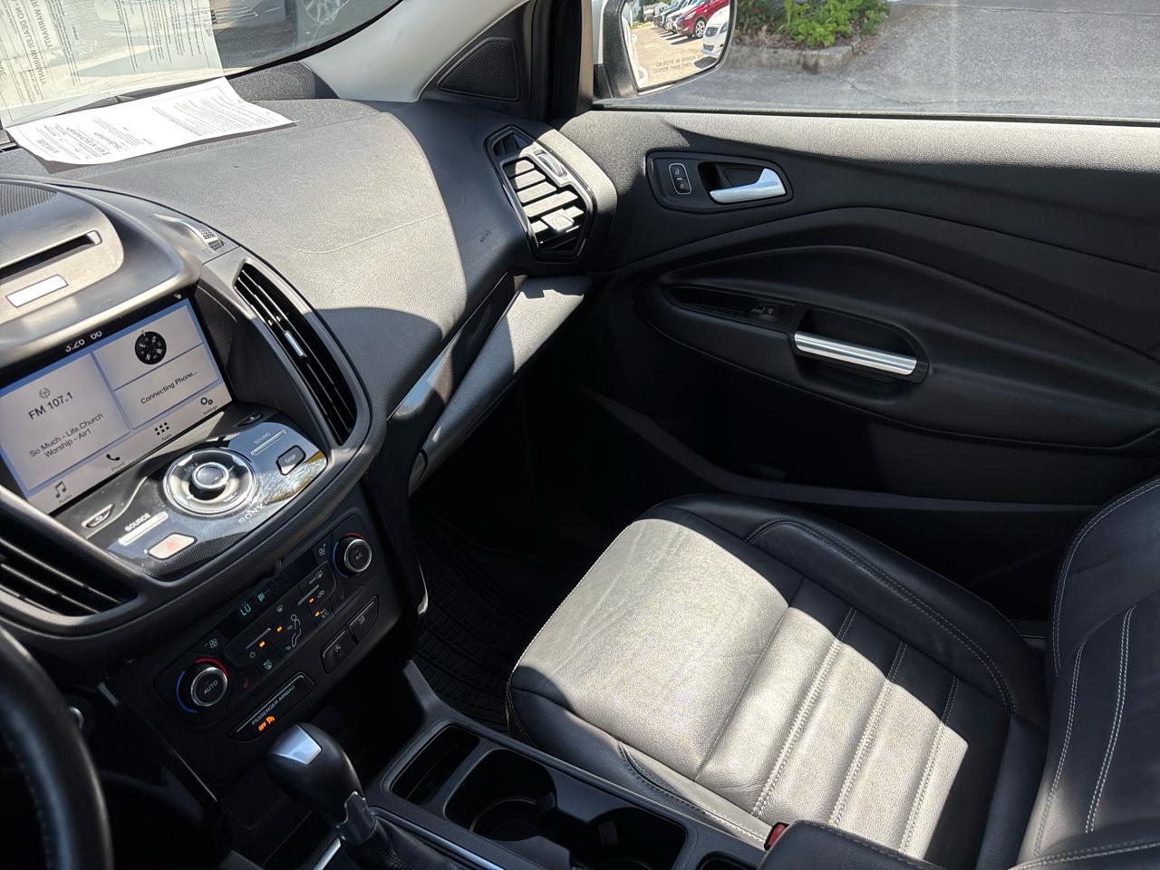Ford Escape Titanium 4WD 2017