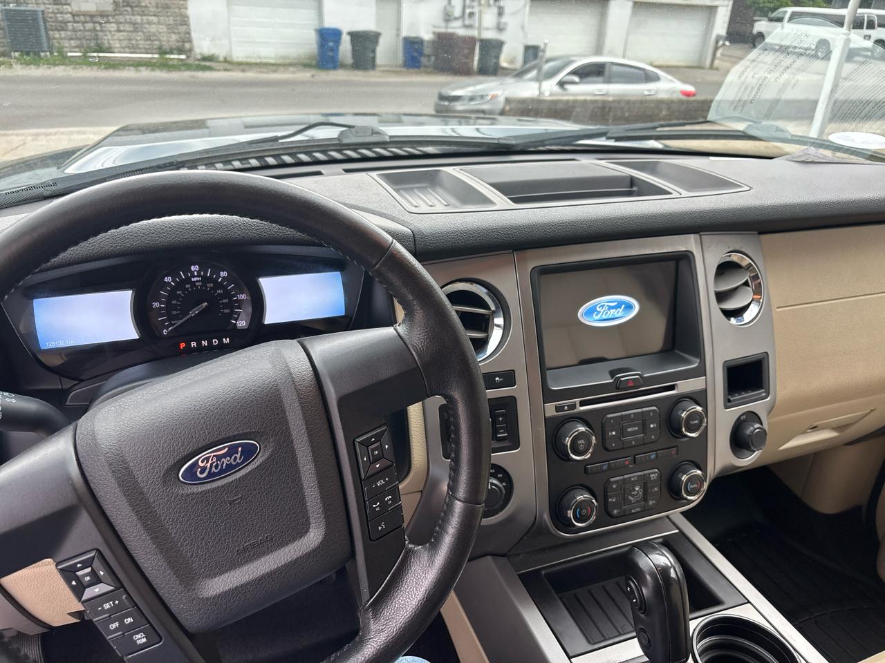 Ford Expedition 4WD 4dr King Ranch 2016