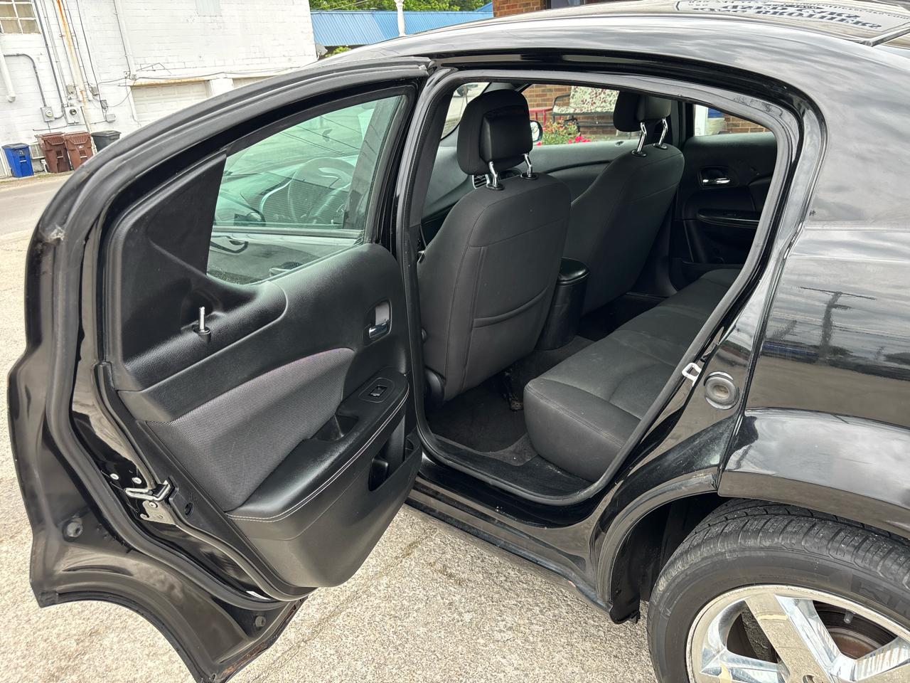 Dodge Avenger 4dr Sdn SE 2012