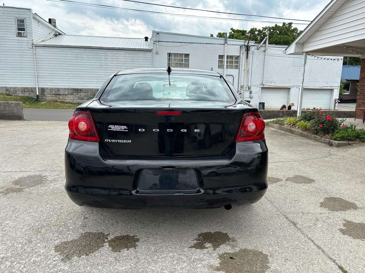 Dodge Avenger 4dr Sdn SE 2012