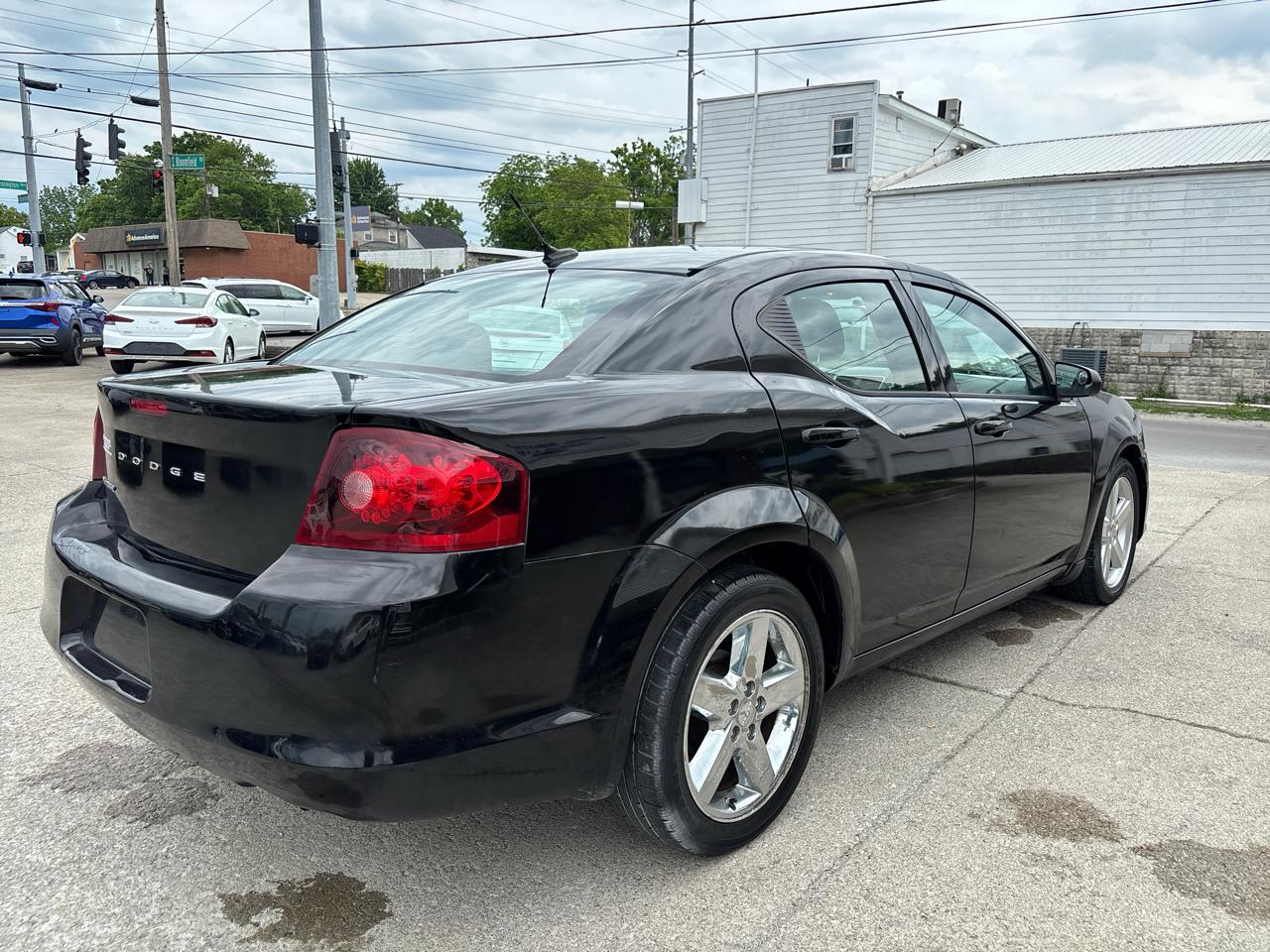 Dodge Avenger 4dr Sdn SE 2012