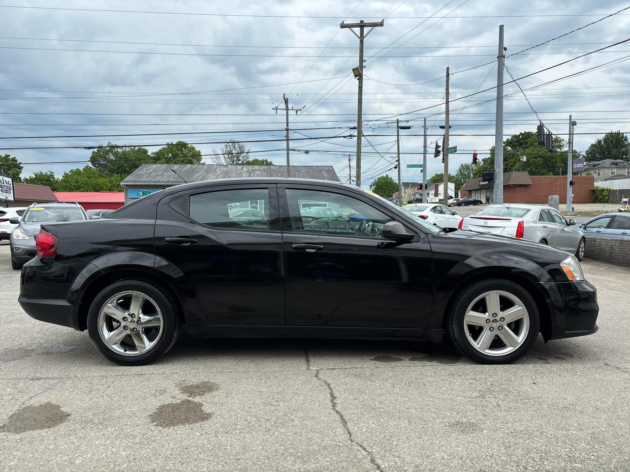 Dodge Avenger 4dr Sdn SE 2012