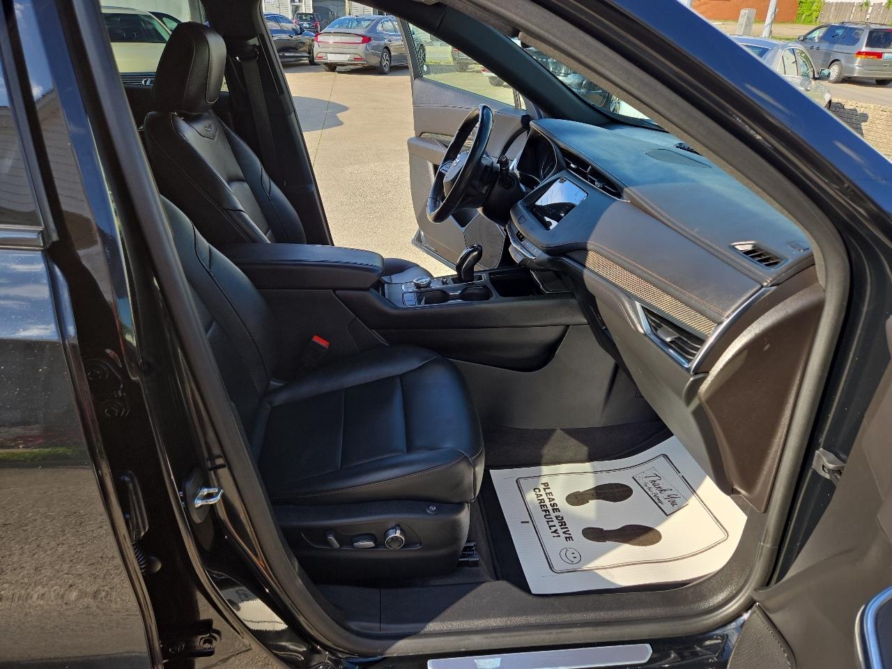 Cadillac XT4 FWD 4dr Sport 2019