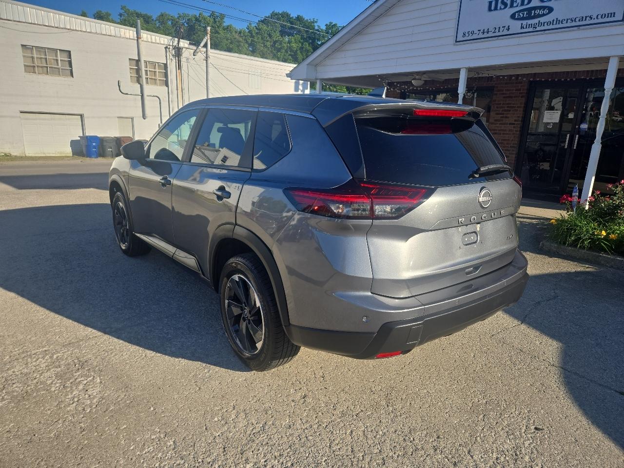 Nissan Rogue AWD SV 2025