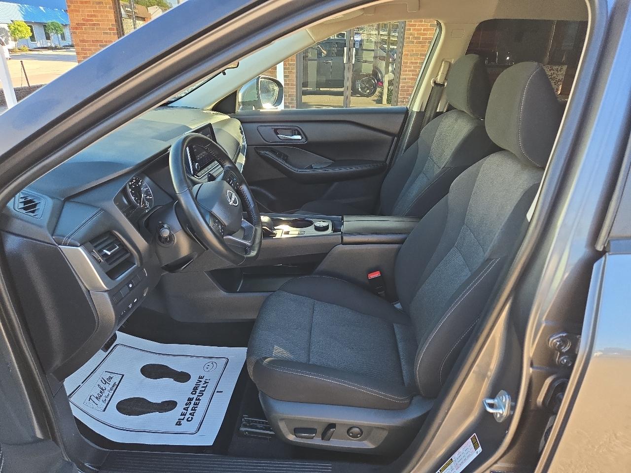 Nissan Rogue AWD SV 2025