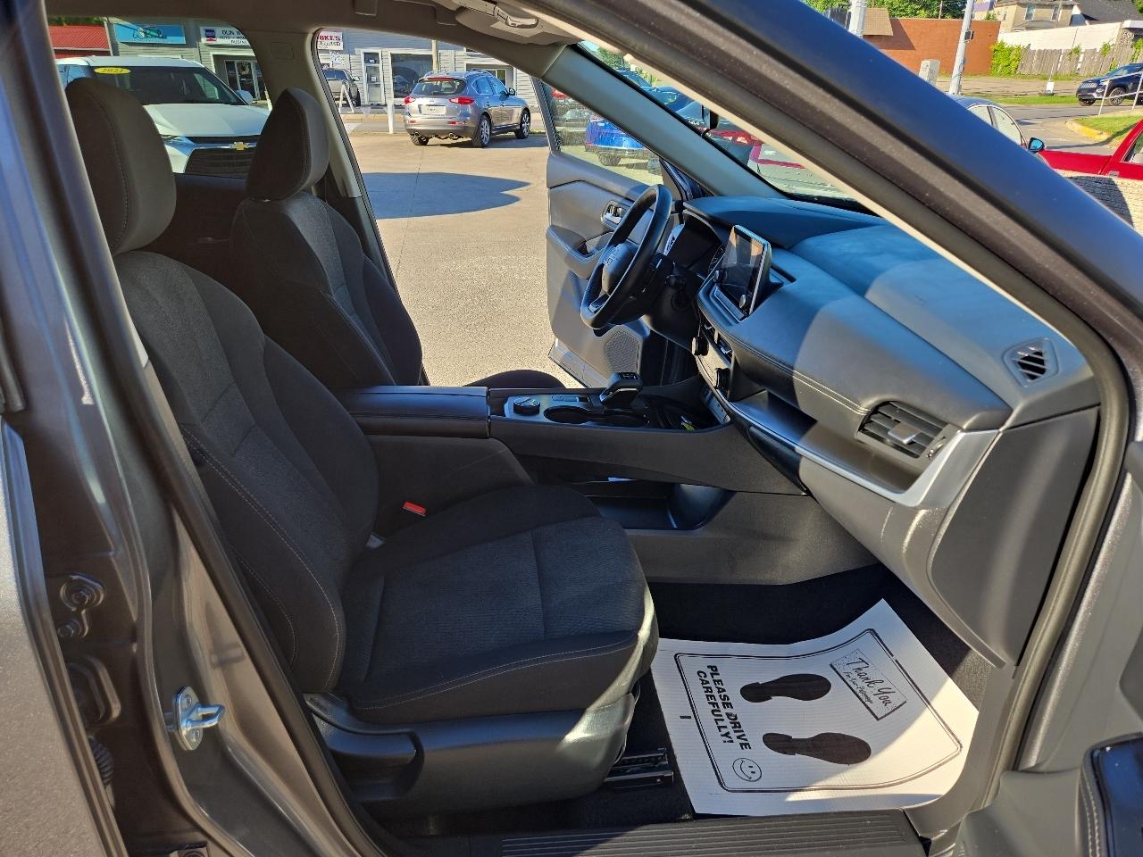 Nissan Rogue AWD SV 2025