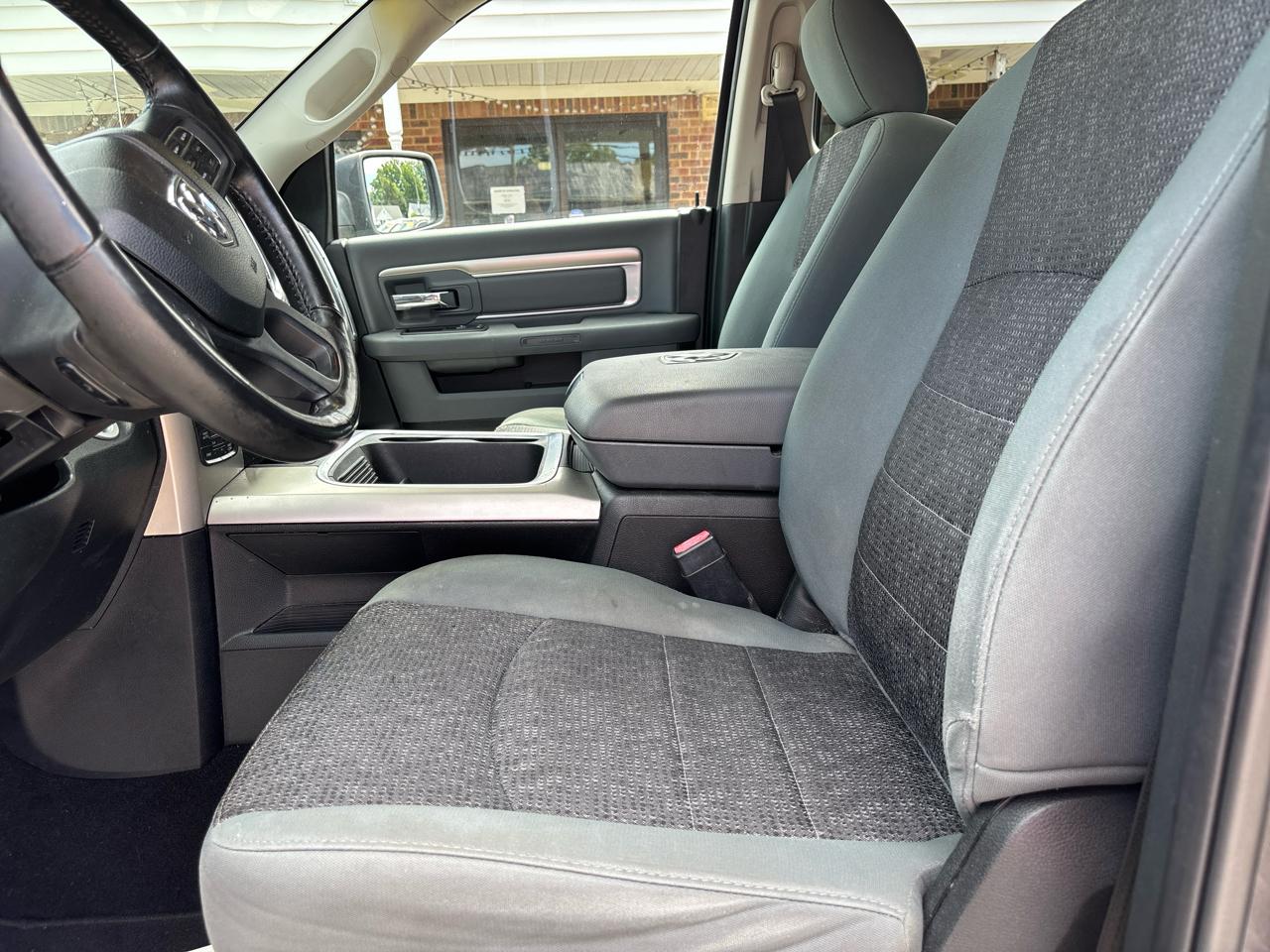 RAM 1500 Big Horn 4x4 Crew Cab 5'7" Box 2018