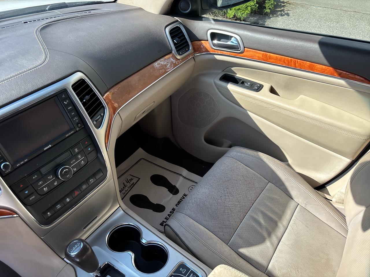Jeep Grand Cherokee 4WD 4dr Overland 2011