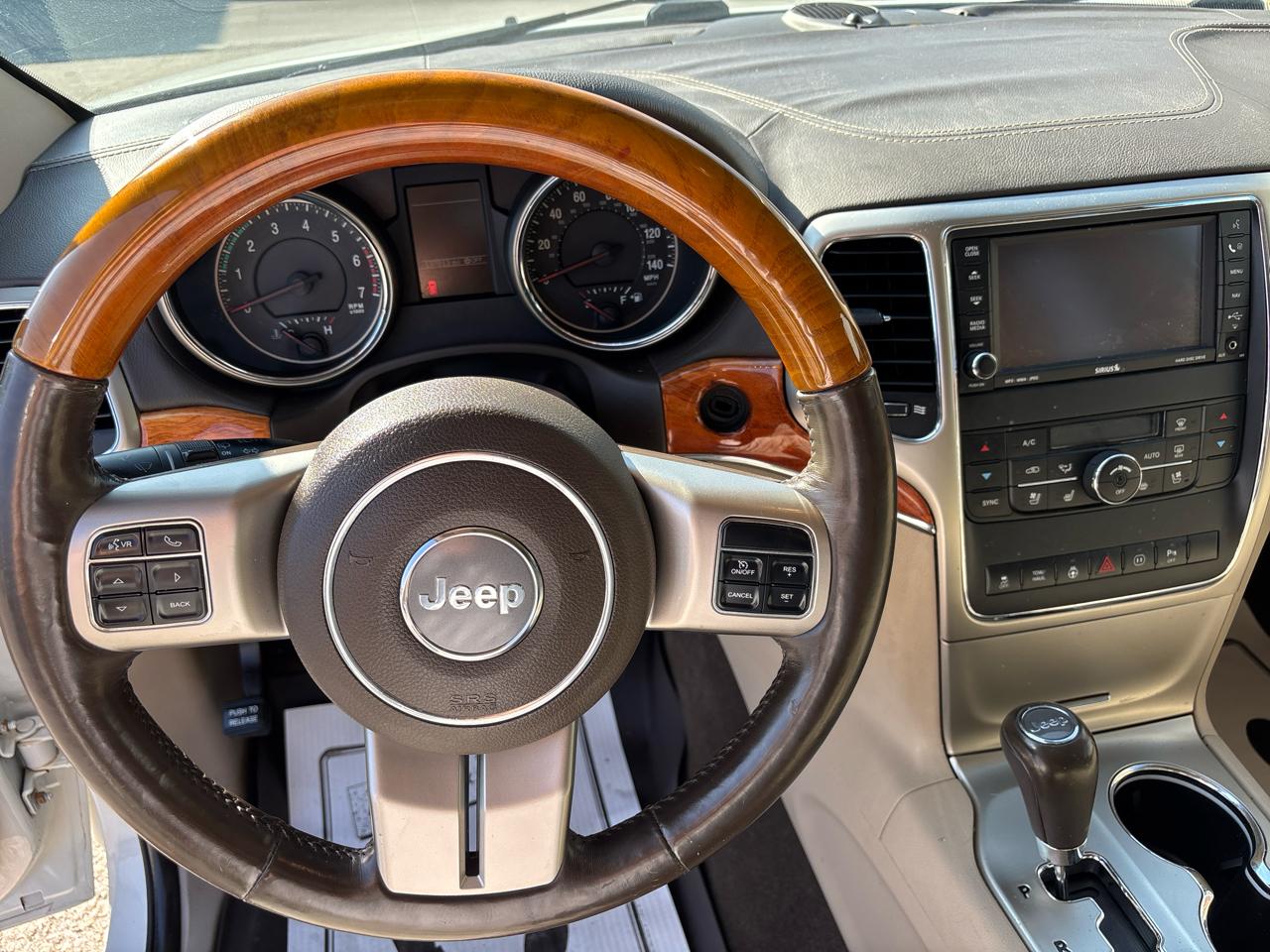 Jeep Grand Cherokee 4WD 4dr Overland 2011