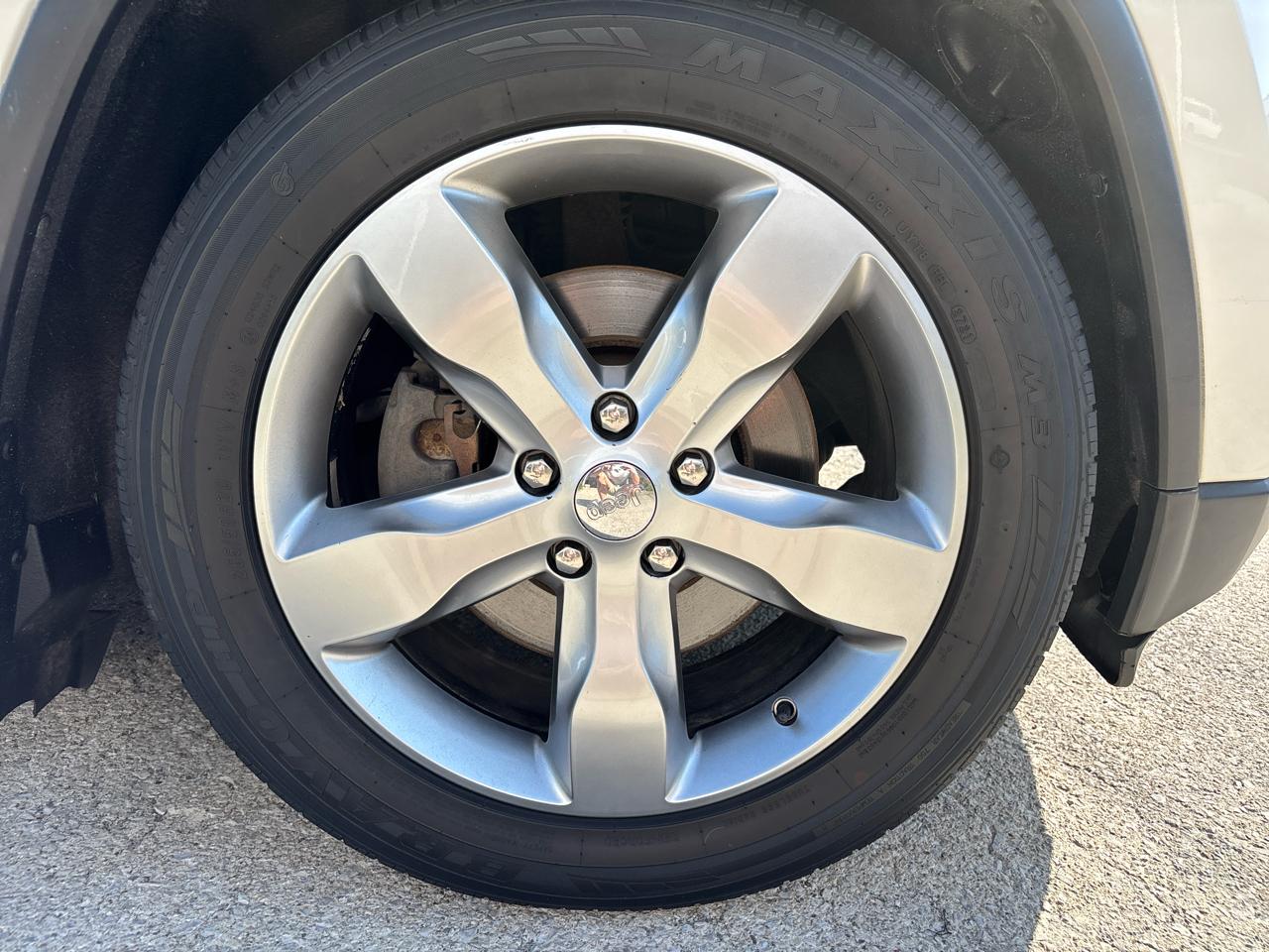 Jeep Grand Cherokee 4WD 4dr Overland 2011