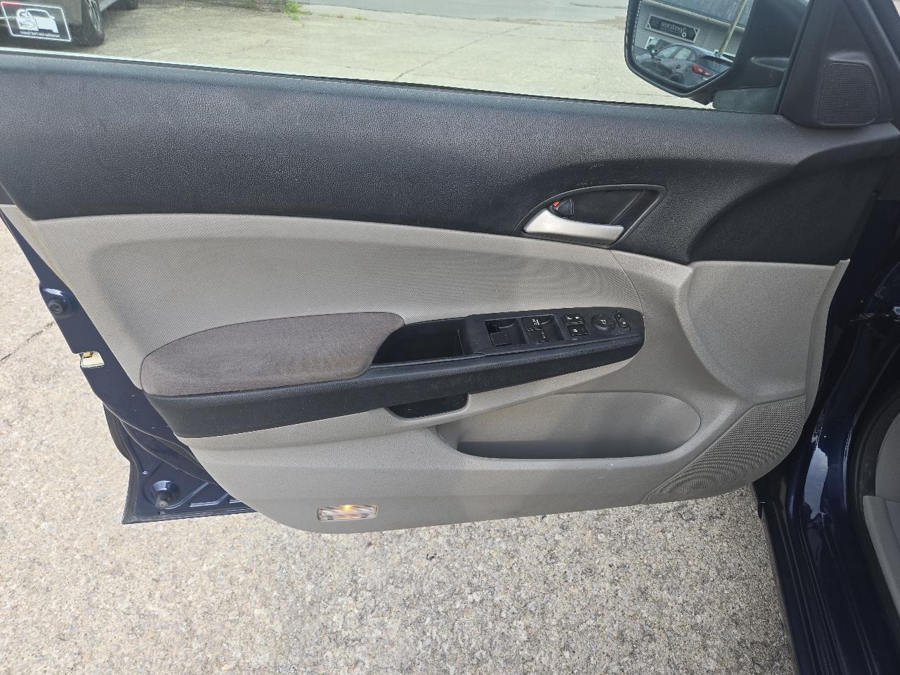 Honda Accord Sdn 4dr I4 Auto LX 2011