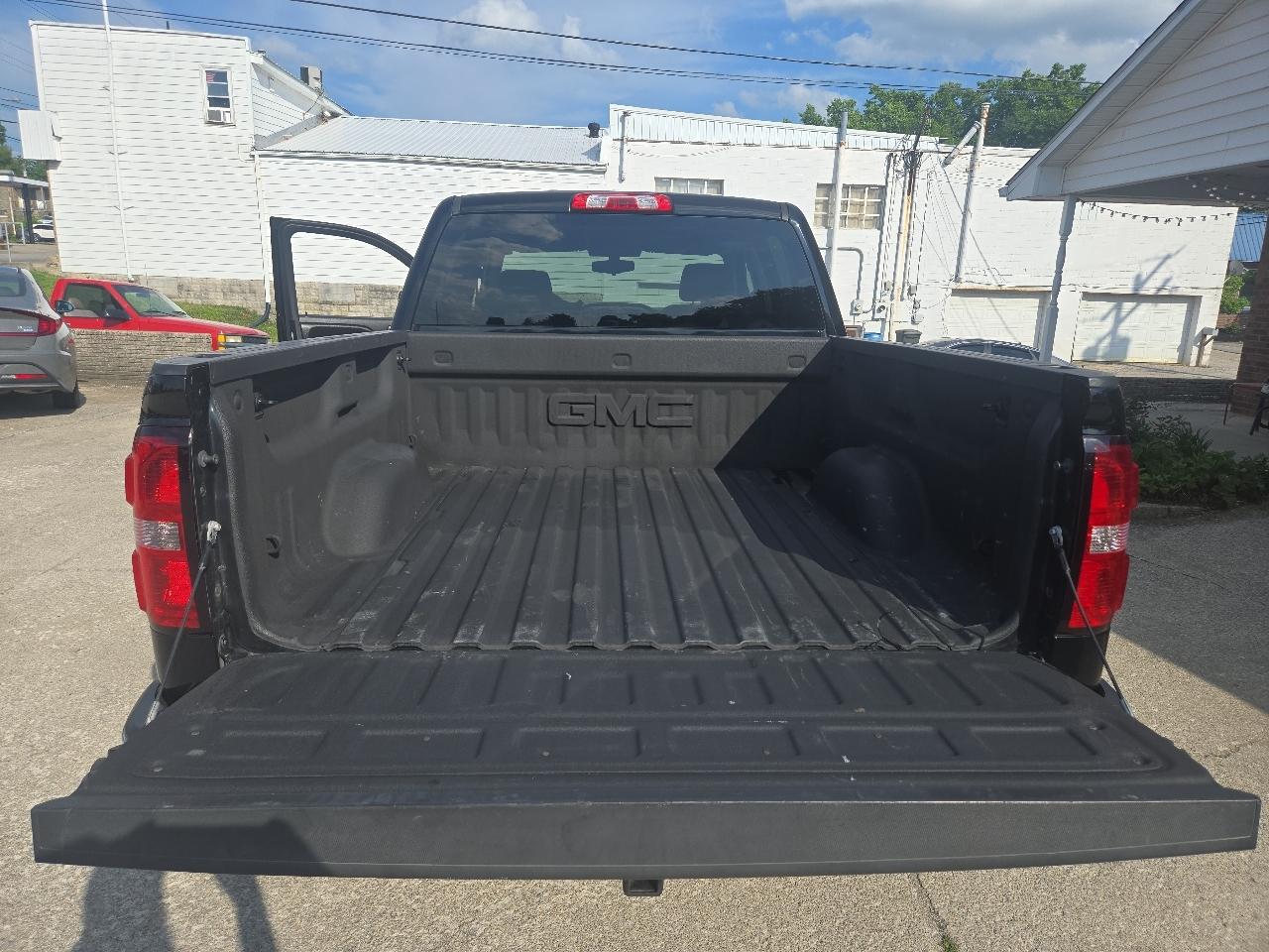 GMC Sierra 1500 4WD Crew Cab 143.5" SLE 2016