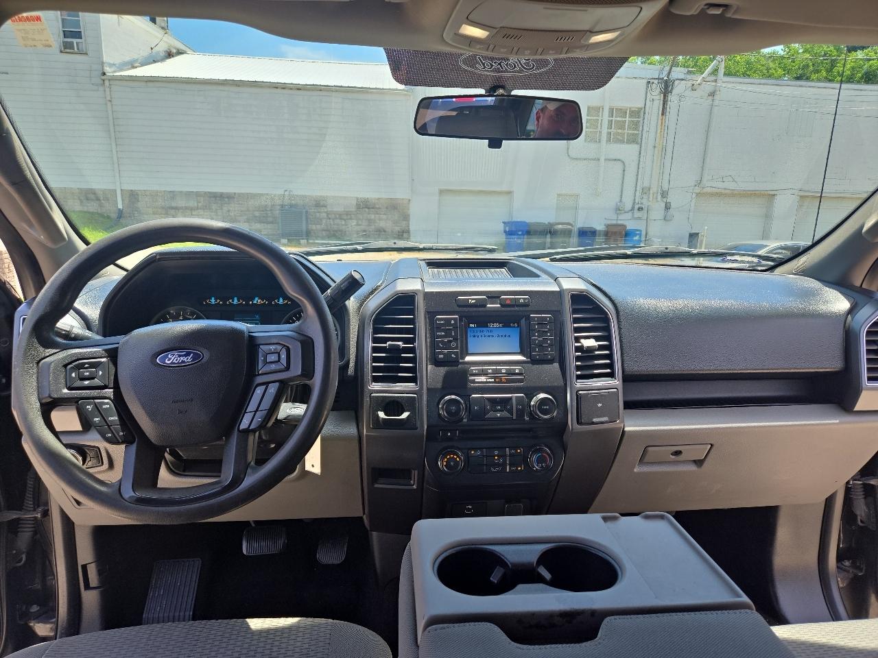 Ford F-150 2WD SuperCrew 145" XLT 2018