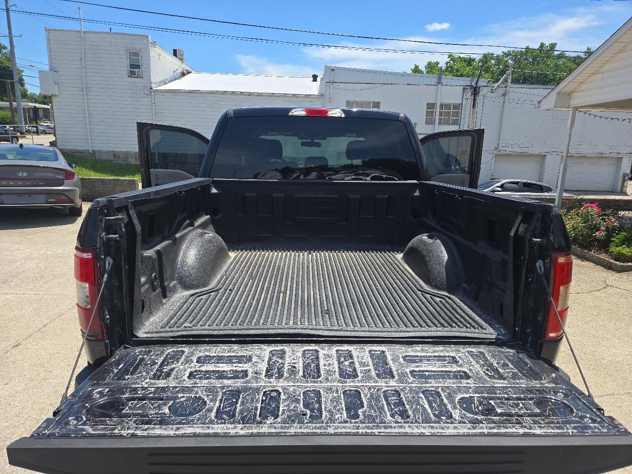 Ford F-150 2WD SuperCrew 145" XLT 2018