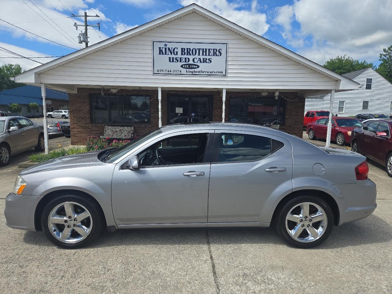 Dodge Avenger 4dr Sdn SXT 2013