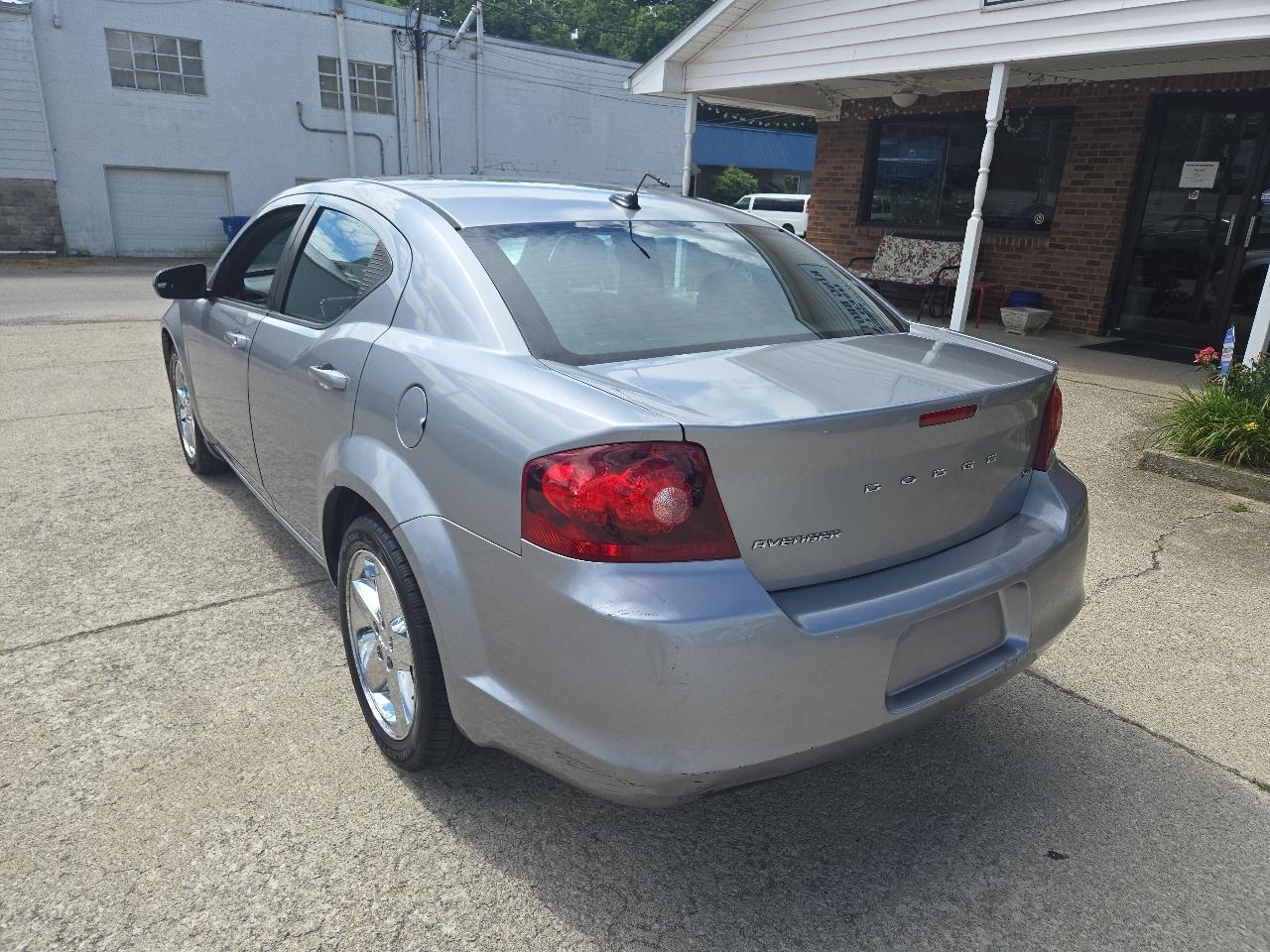 Dodge Avenger 4dr Sdn SXT 2013