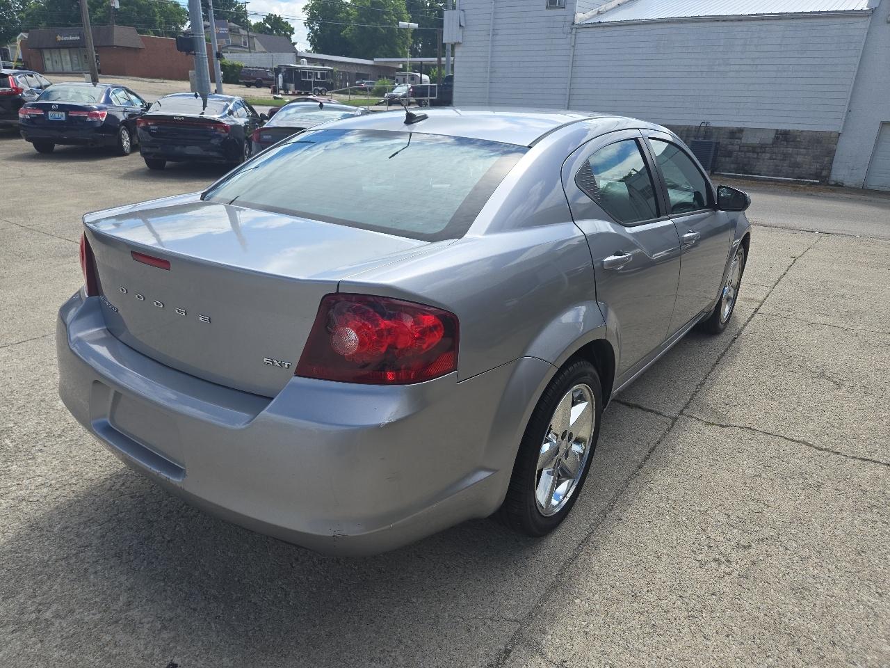 Dodge Avenger 4dr Sdn SXT 2013