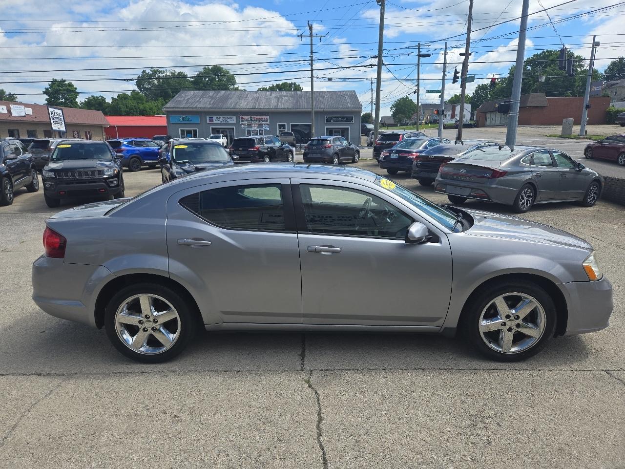 Dodge Avenger 4dr Sdn SXT 2013