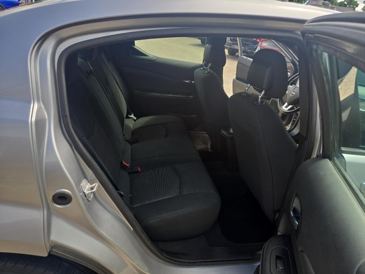 Dodge Avenger 4dr Sdn SXT 2013