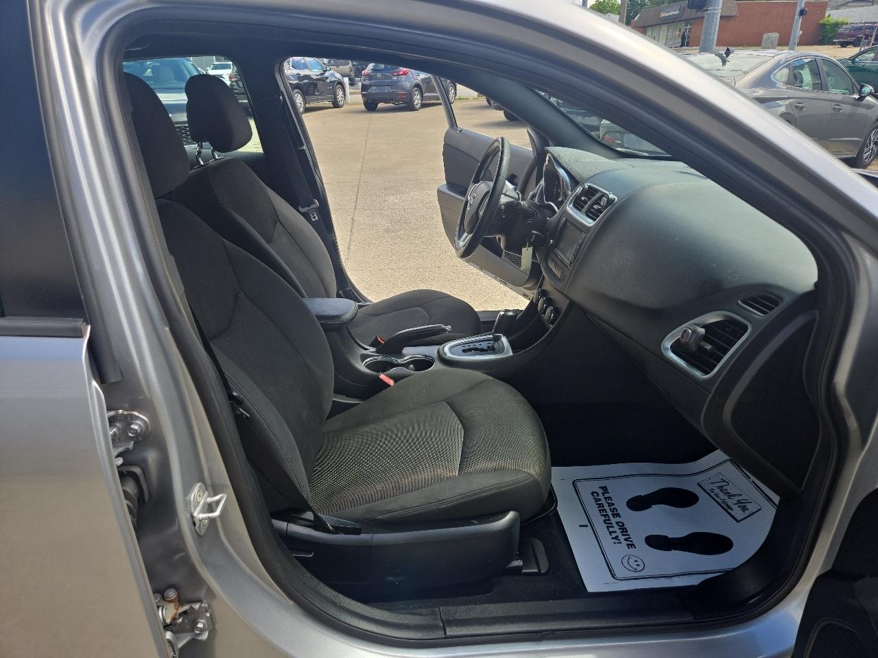 Dodge Avenger 4dr Sdn SXT 2013