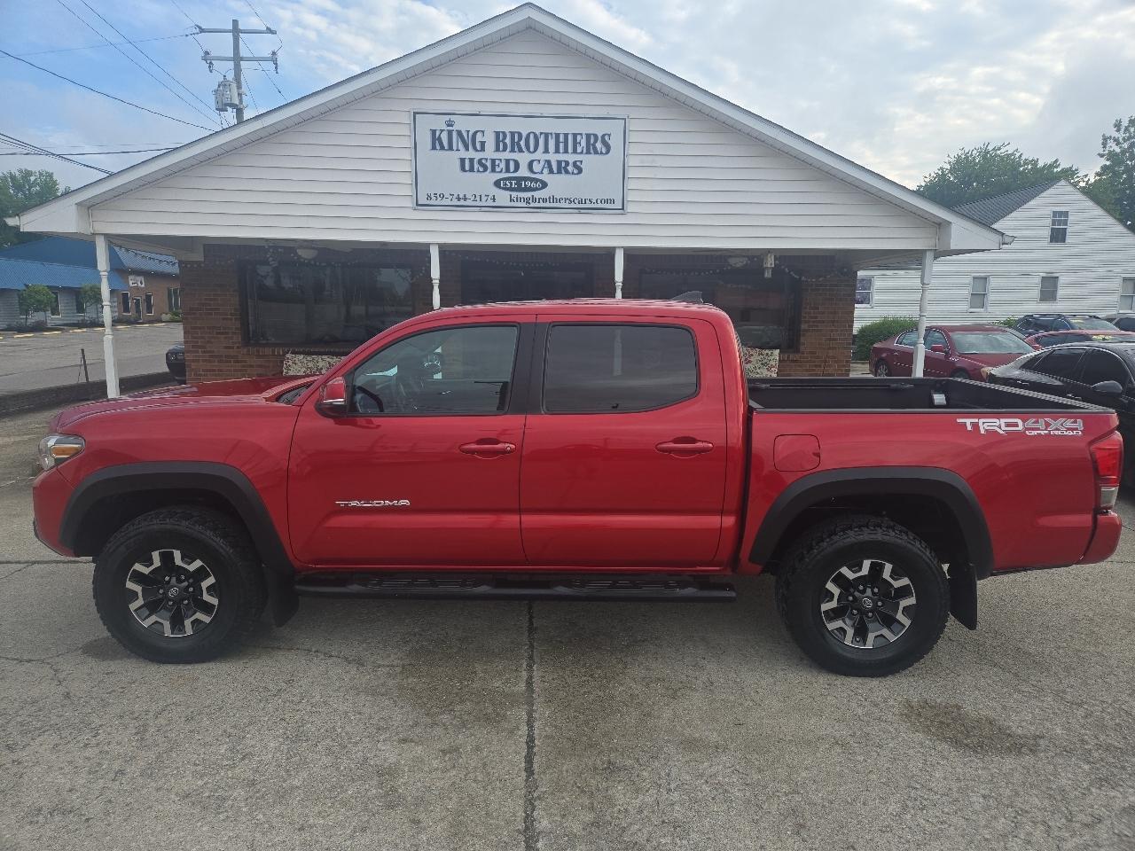 Toyota Tacoma 4WD Double Cab V6 AT TRD Off Road (Natl) 2016
