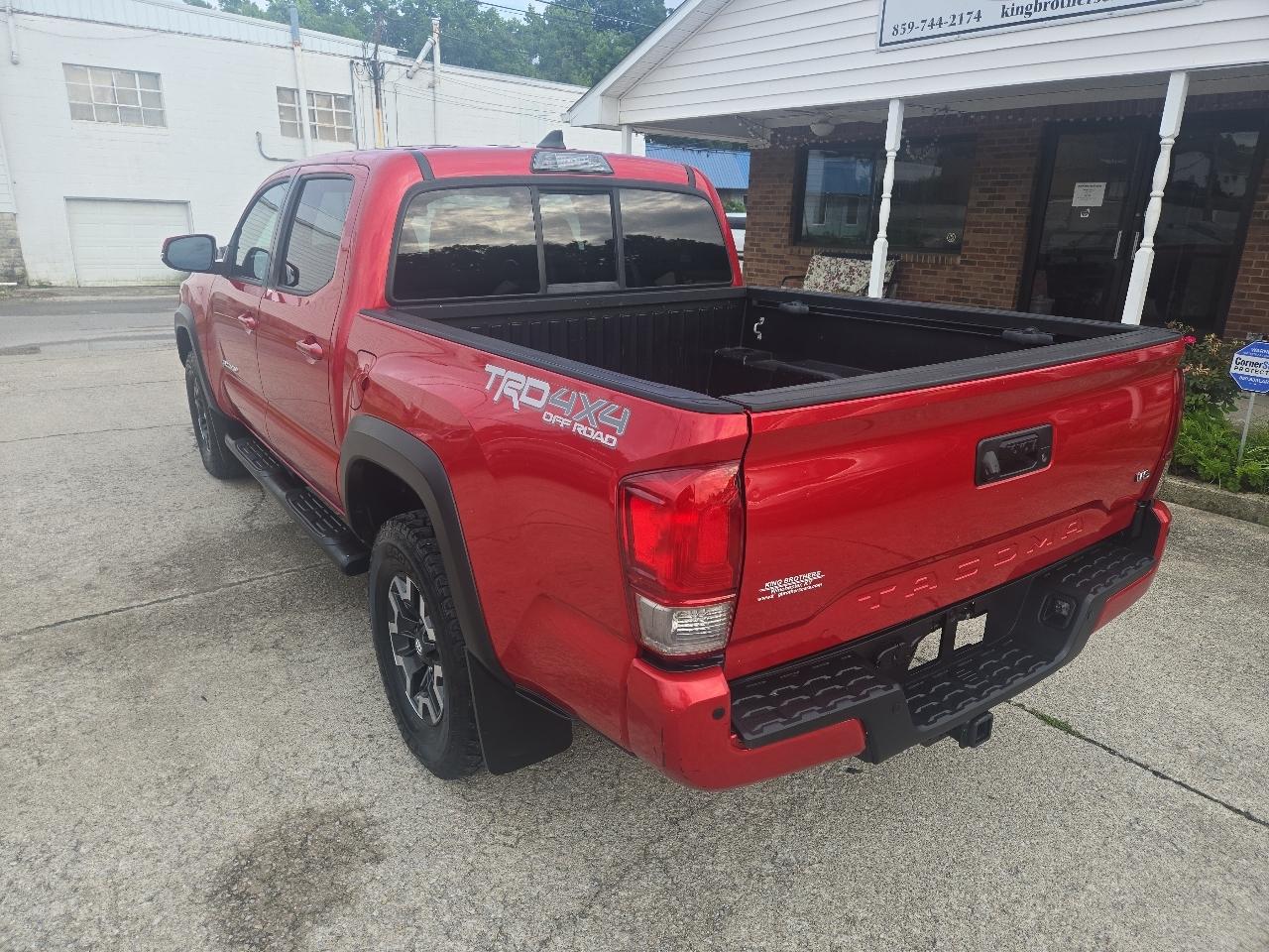 Toyota Tacoma 4WD Double Cab V6 AT TRD Off Road (Natl) 2016