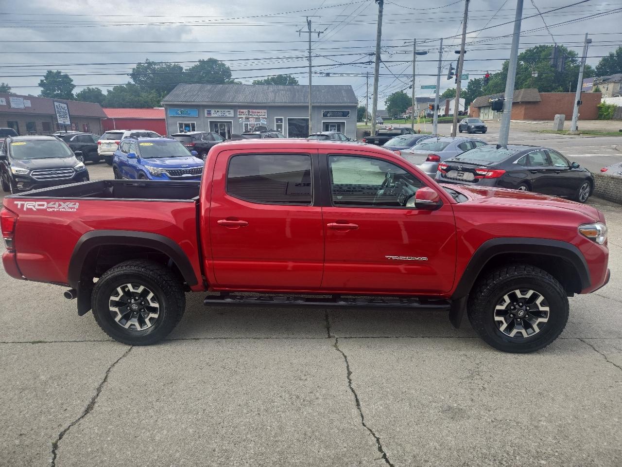 Toyota Tacoma 4WD Double Cab V6 AT TRD Off Road (Natl) 2016