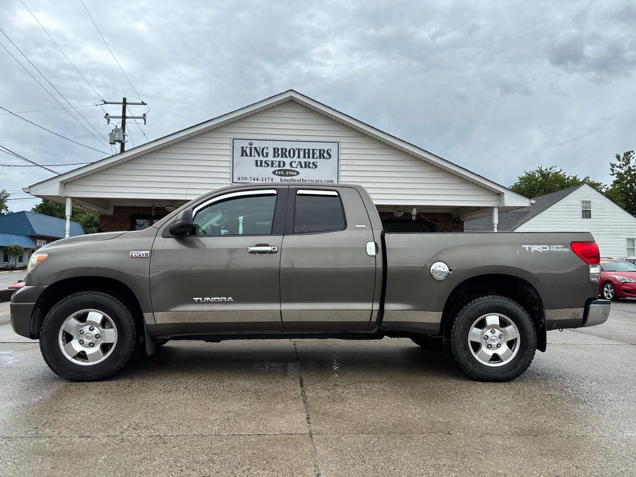 Toyota Tundra 4WD Truck Dbl 5.7L V8 6-Spd AT (Natl) 2008