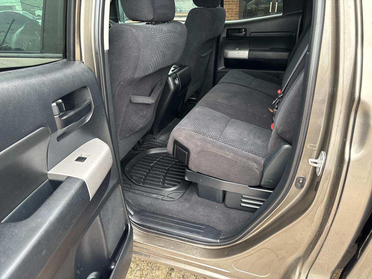 Toyota Tundra 4WD Truck Dbl 5.7L V8 6-Spd AT (Natl) 2008